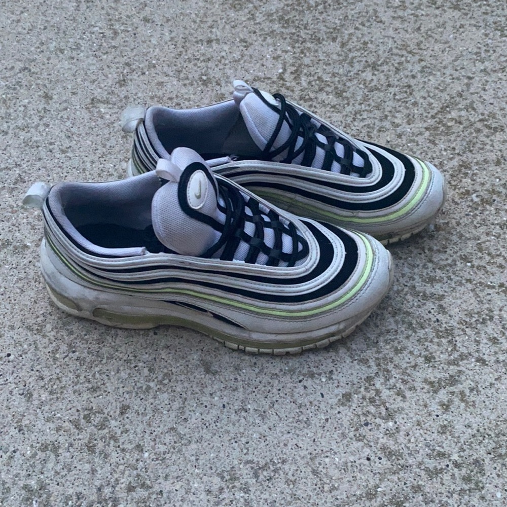 nike air maxes MAKE ME AN OFFER